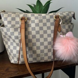 Authentic LOUIS VUITTON TOTALLY PM🧡